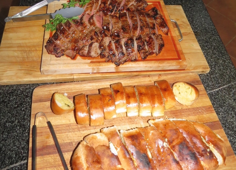 Pithlwa Safaris Accommodation bonfire